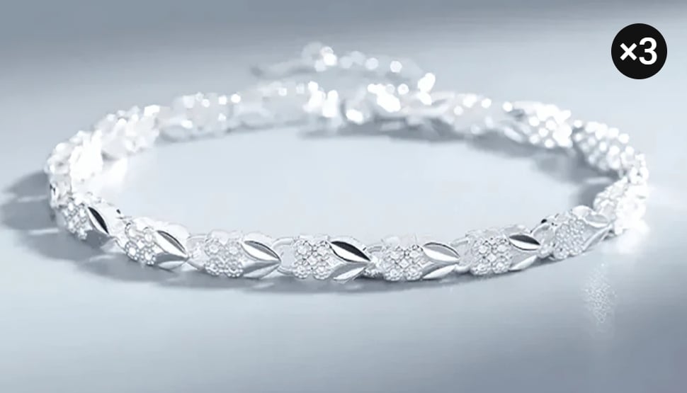 ✨Elegant Sparkling Lucky Clover Bracelet🍀