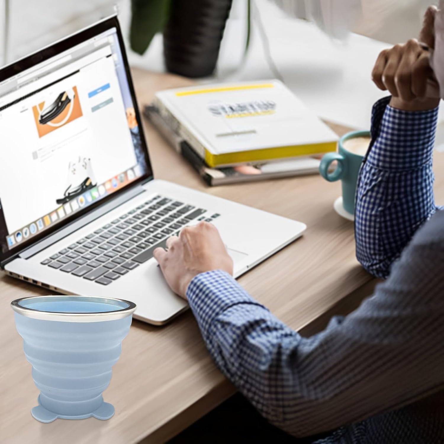 270ML Foldable Silicone Travel Cup - Anti-Slip Anti-Scald Camping Mug